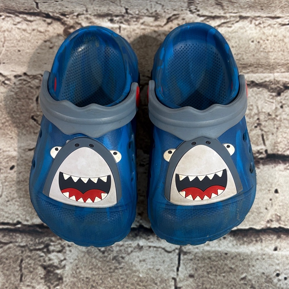 Kids Blue Shark Camouflage Clogs